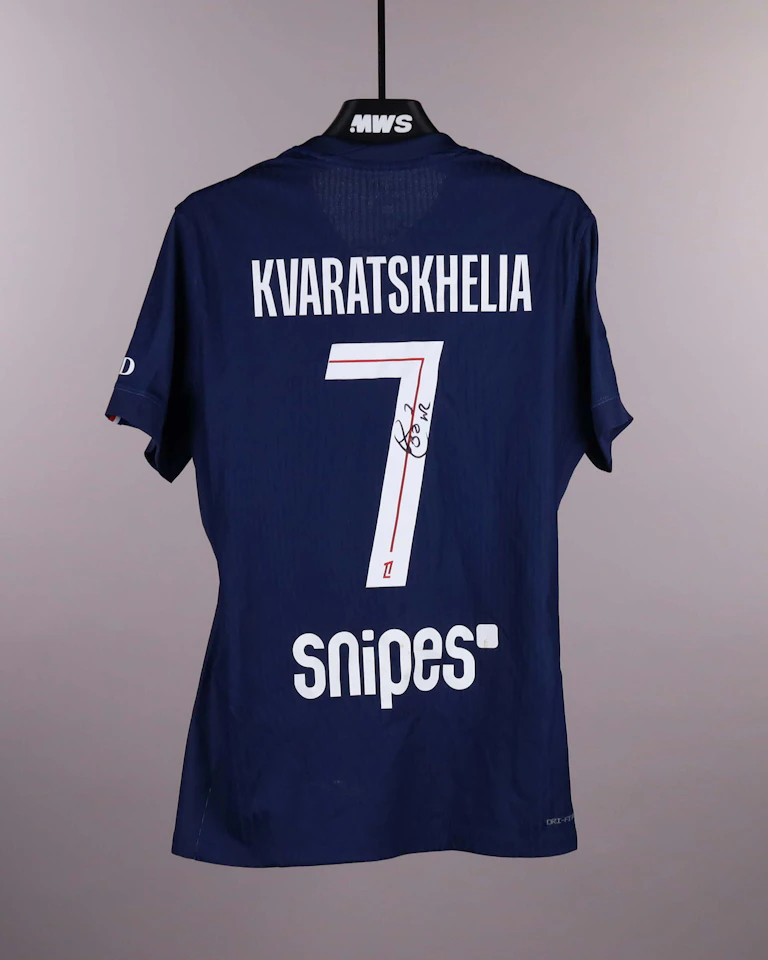 Khvicha Kvaratskhelia Paris Saint-Germain jersey