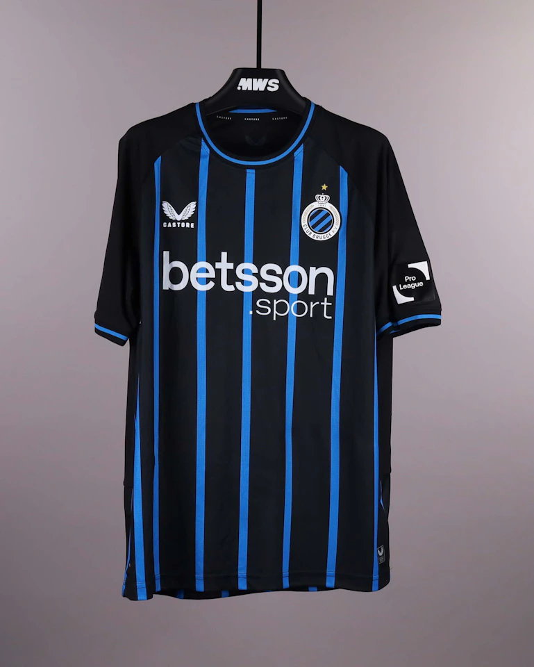 来自Club Brugge的Raphael Onyedika Nwadike球衣