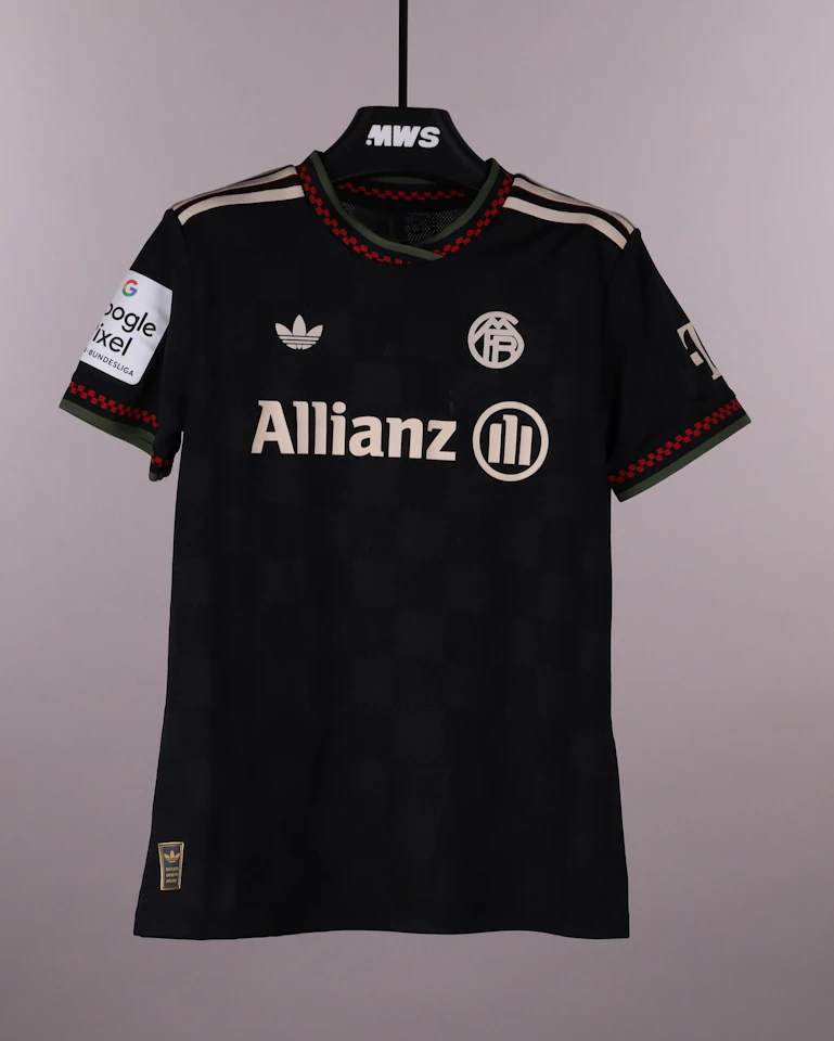 Klara Bühl FC Bayern München Frauen shirt