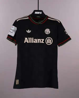 Giulia Gwinn FC Bayern München Frauen shirt