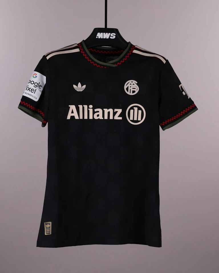 Giulia Gwinn FC Bayern München Frauen shirt