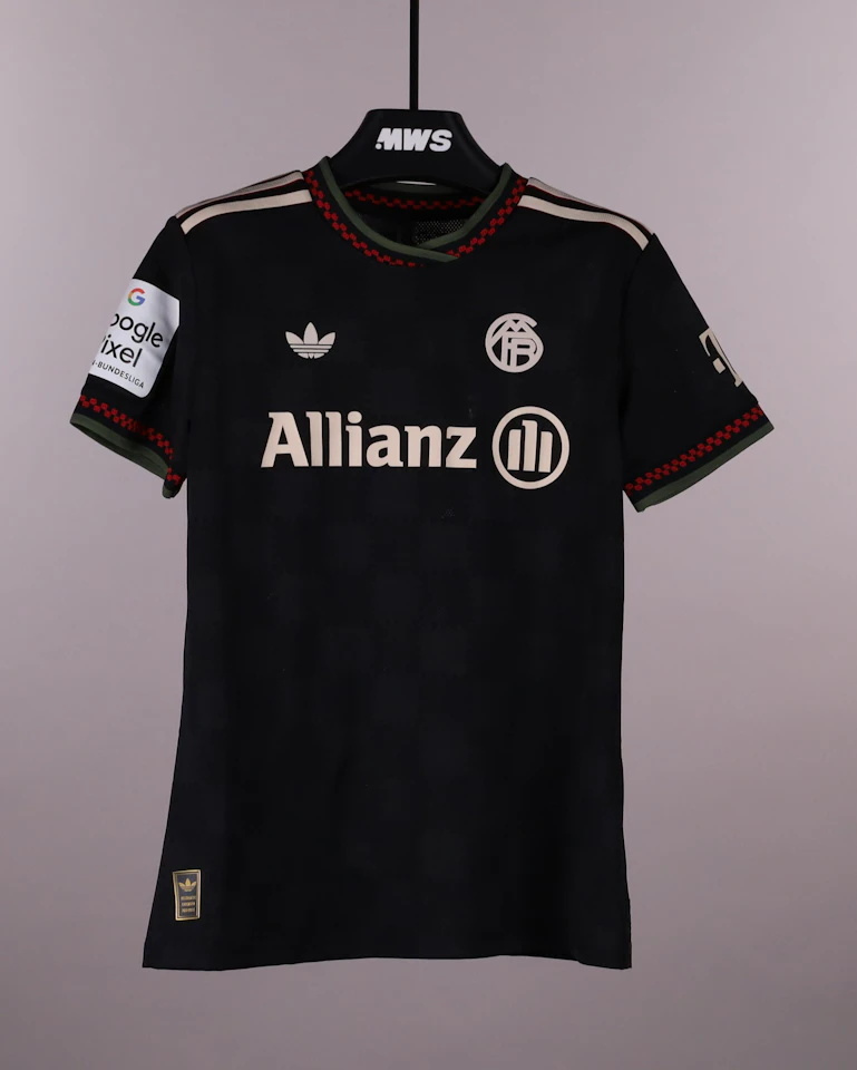 Giulia Gwinn FC Bayern München Frauen shirt