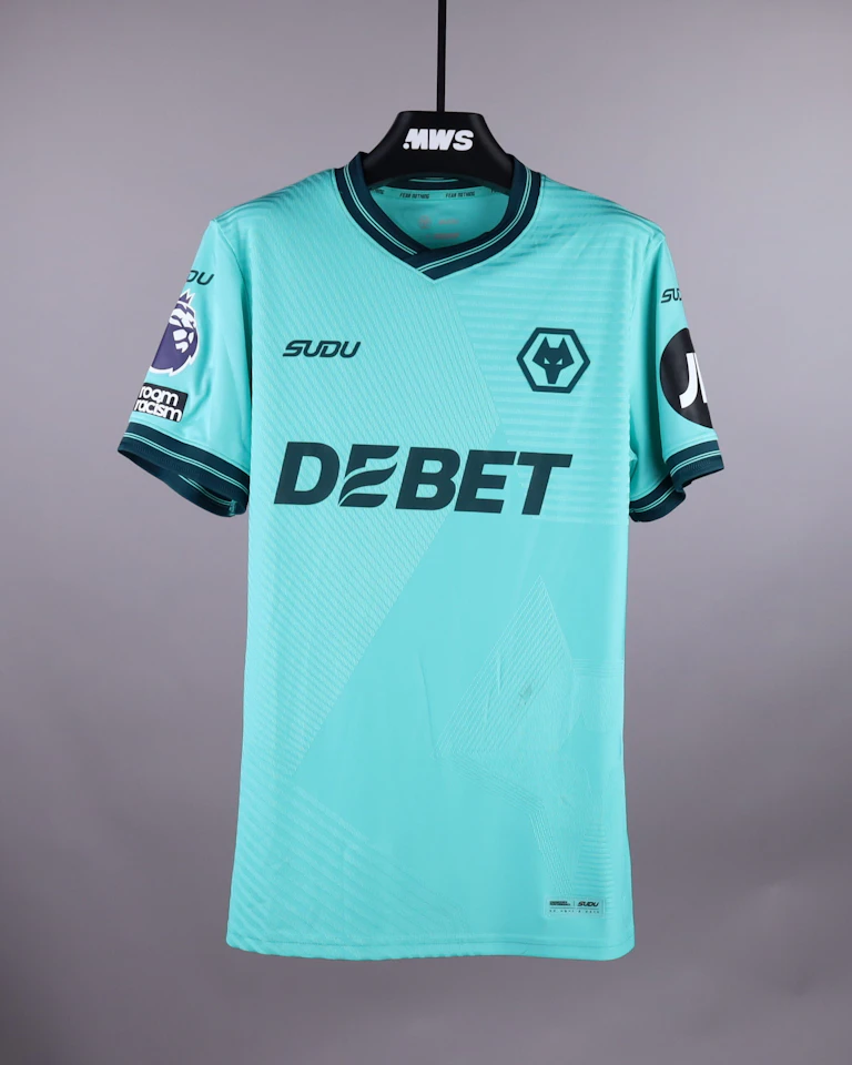 来自Wolverhampton Wanderers的Rodrigo Gomes球衣
