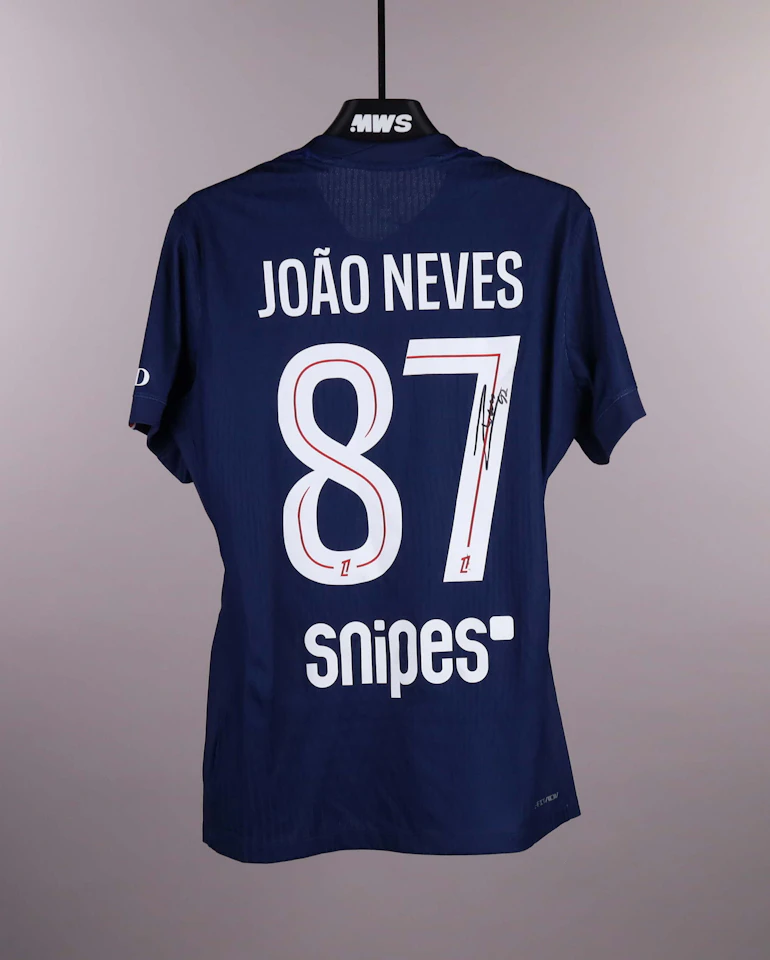 João Neves Paris Saint-Germain shirt