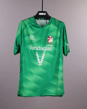 Luca Unbehaun FC Emmen jersey