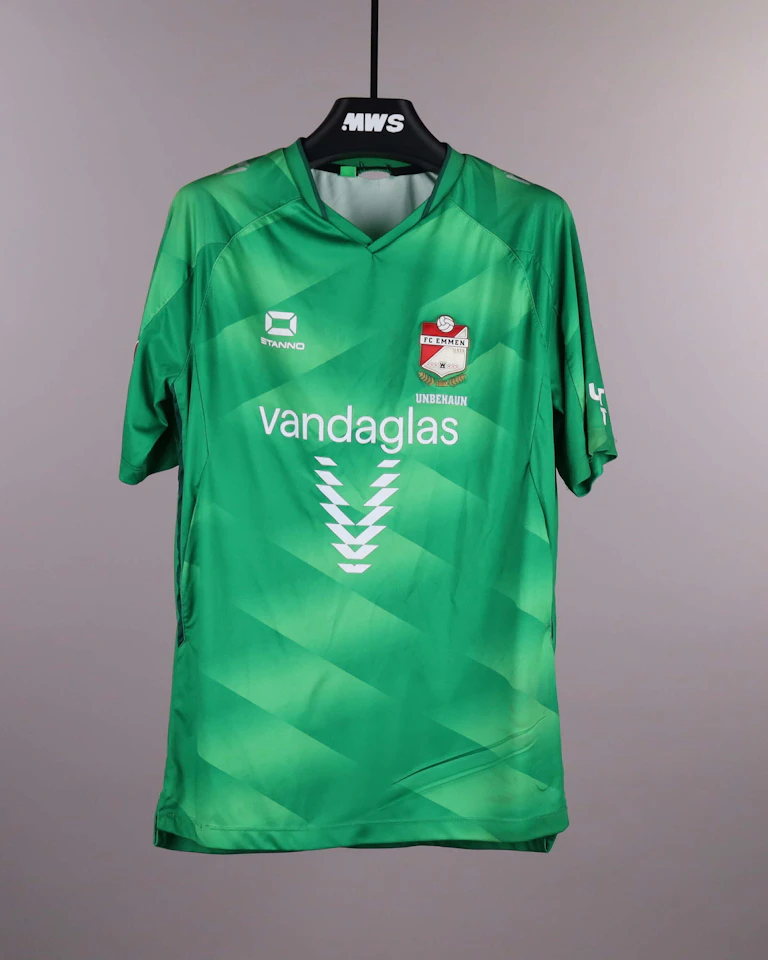 Luca Unbehaun FC Emmen jersey