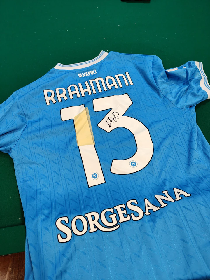 来自SSC Napoli的Amir Rrahmani球衣