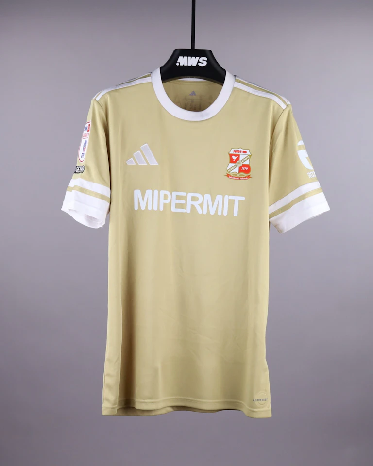 来自Swindon Town的Jamie Knight-Lebel球衣