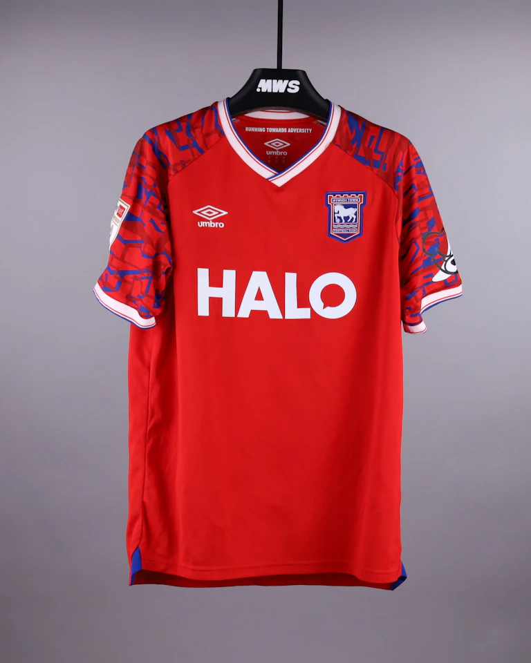 来自Ipswich Town的Jacob Greaves球衣