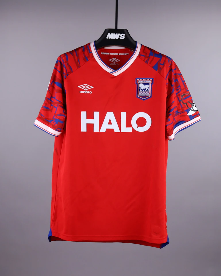 来自Ipswich Town的Darnell Furlong球衣