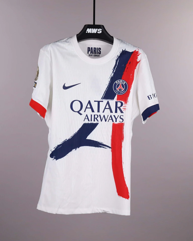 Lucas Hernández Paris Saint-Germain shirt