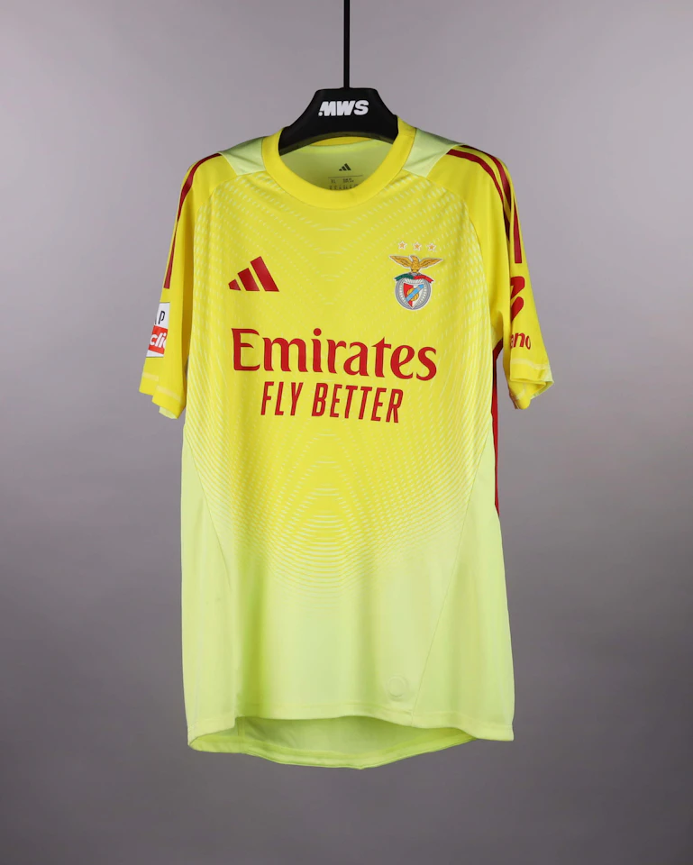 SL Benfica 팀의 Anatoliy Trubin 셔츠