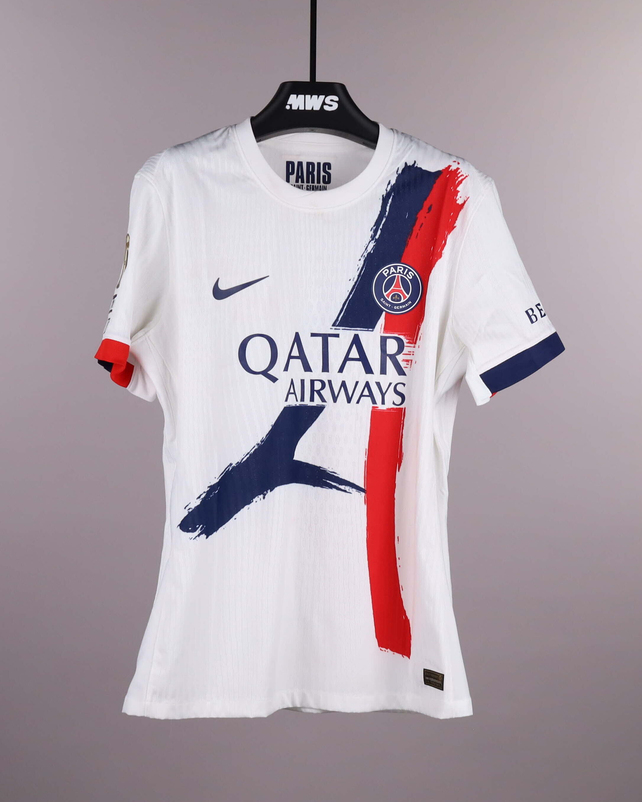 Bradley Barcola Paris Saint-Germain shirt
