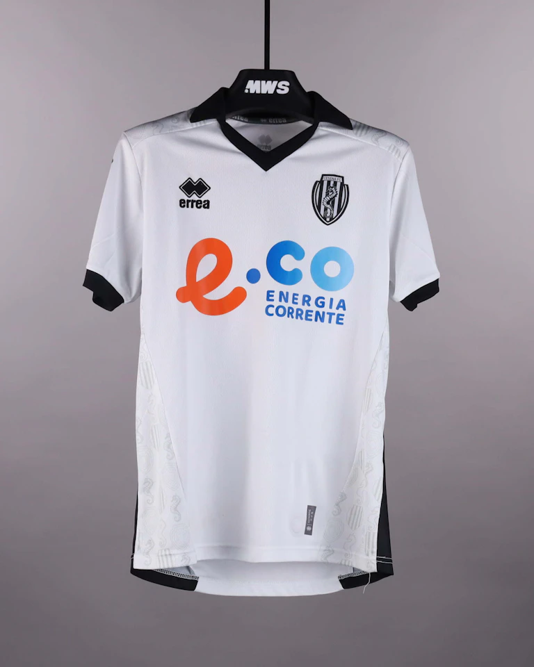 来自Cesena FC的Tommaso Corazza球衣