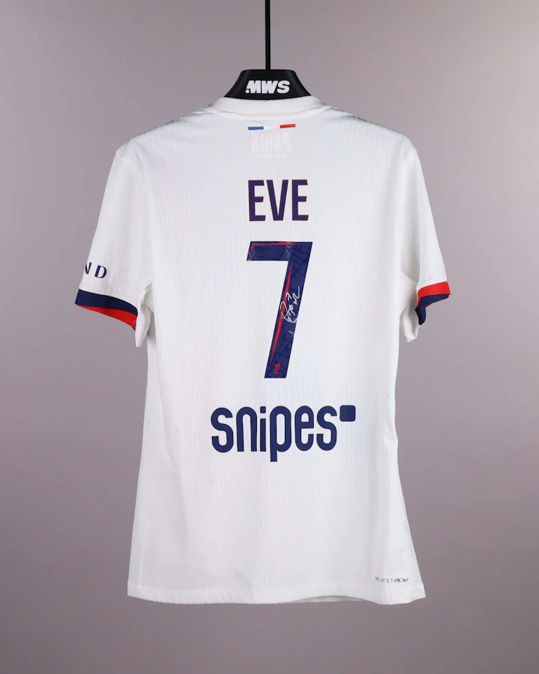 Khvicha Kvaratskhelia Paris Saint-Germain jersey