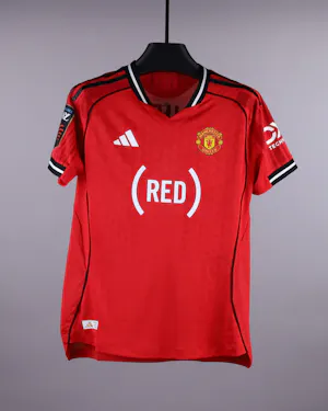 Jayde Yuk Fun Riviere Manchester United のシャツ