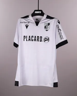 来自Vitória SC的Thiago Balieiro Lourenço de Carvalho球衣