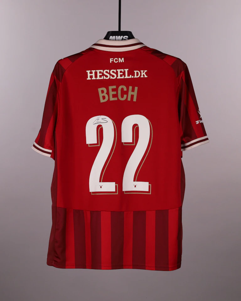 来自FC Midtjylland的Mads Bech Sørensen球衣