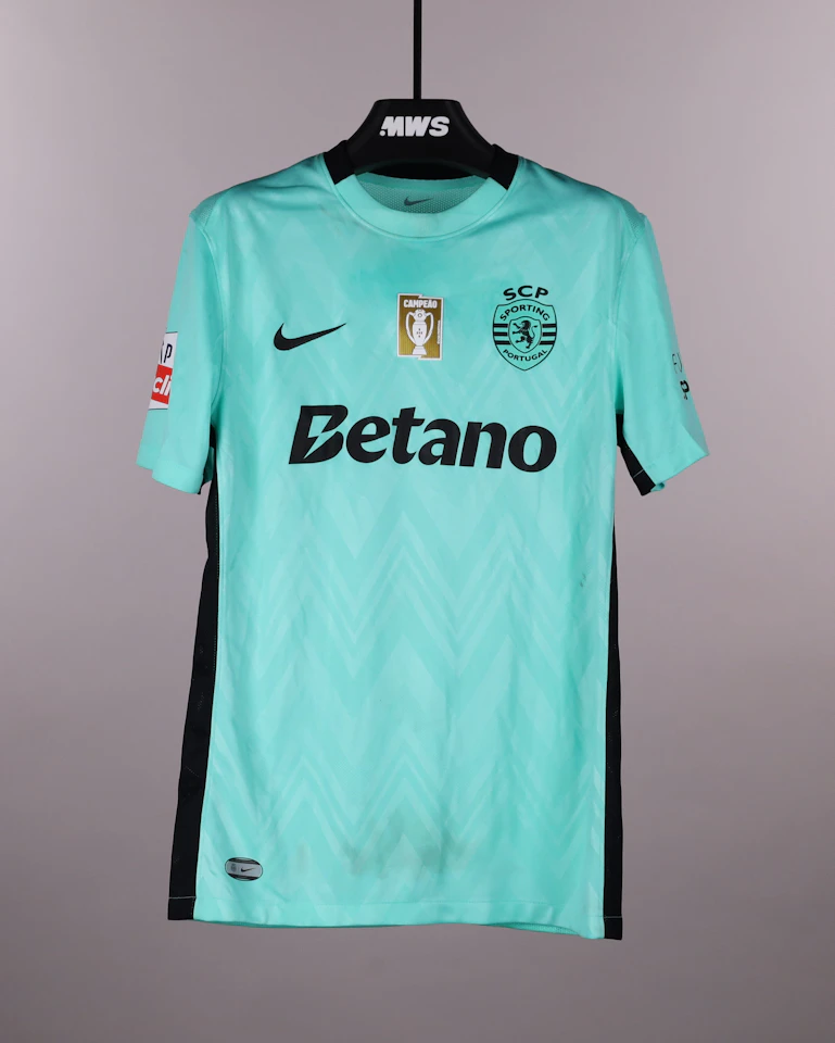 Sporting CP 팀의 Geovany Tcherno Quenda 셔츠