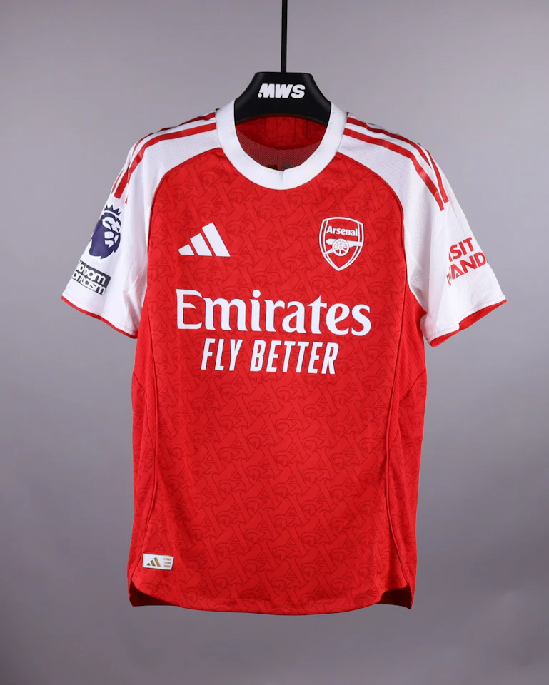 来自Arsenal的Martin Ødegaard球衣