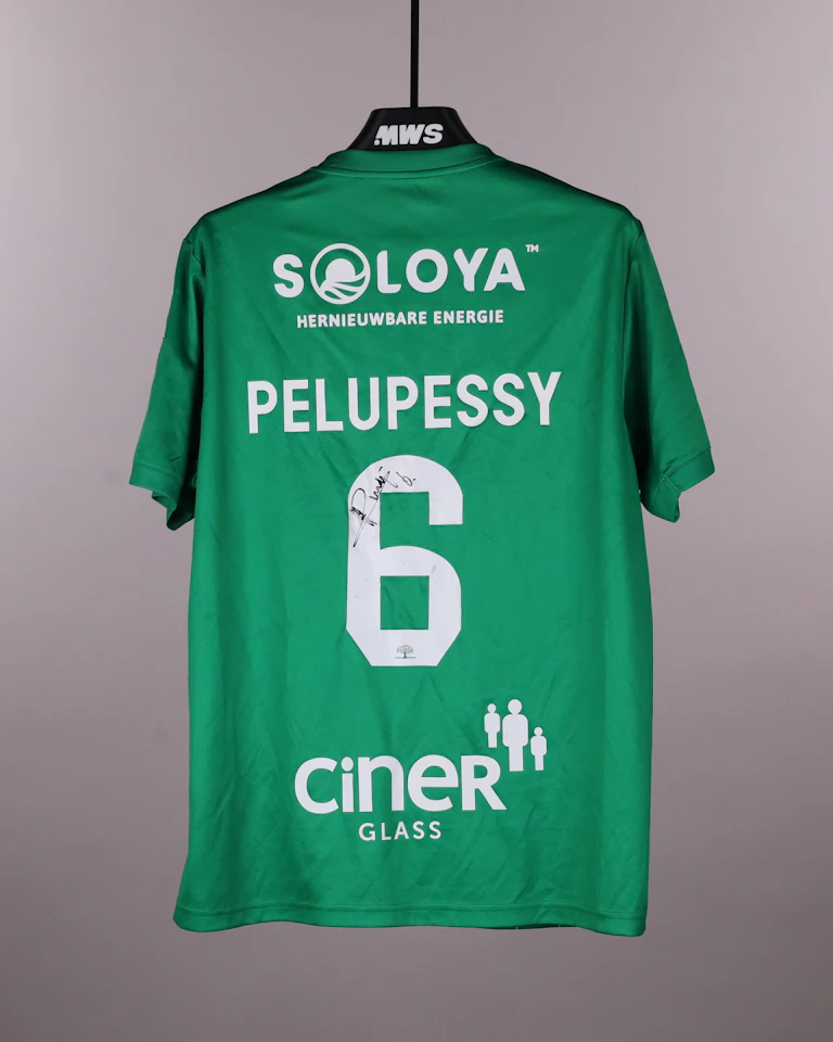 Joey Pelupessy  Lommel SK shirt