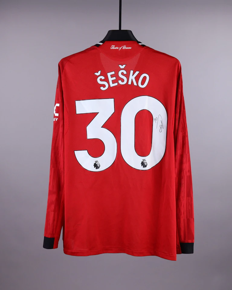 来自Manchester United的Benjamin Šeško球衣