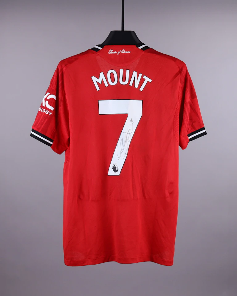 Manchester United 팀의 Mason Mount 셔츠