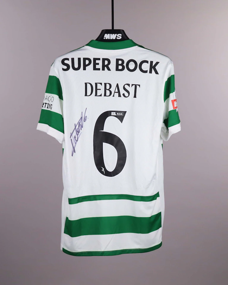 Zeno Debast Sporting CP shirt