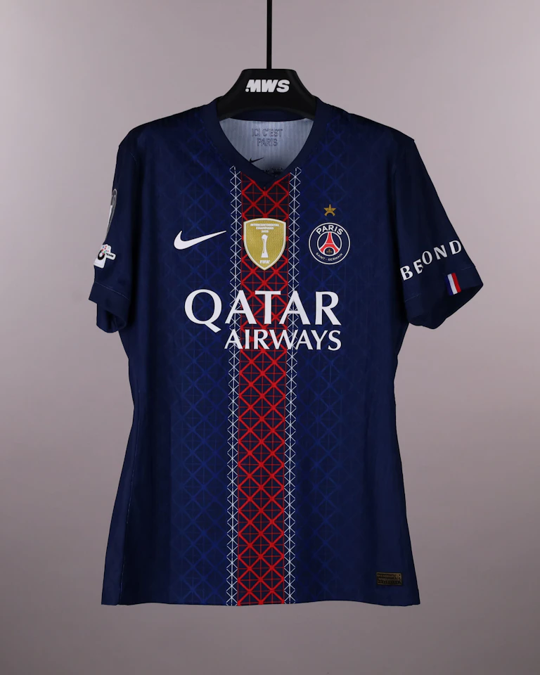 Achraf Hakimi Paris Saint-Germain shirt