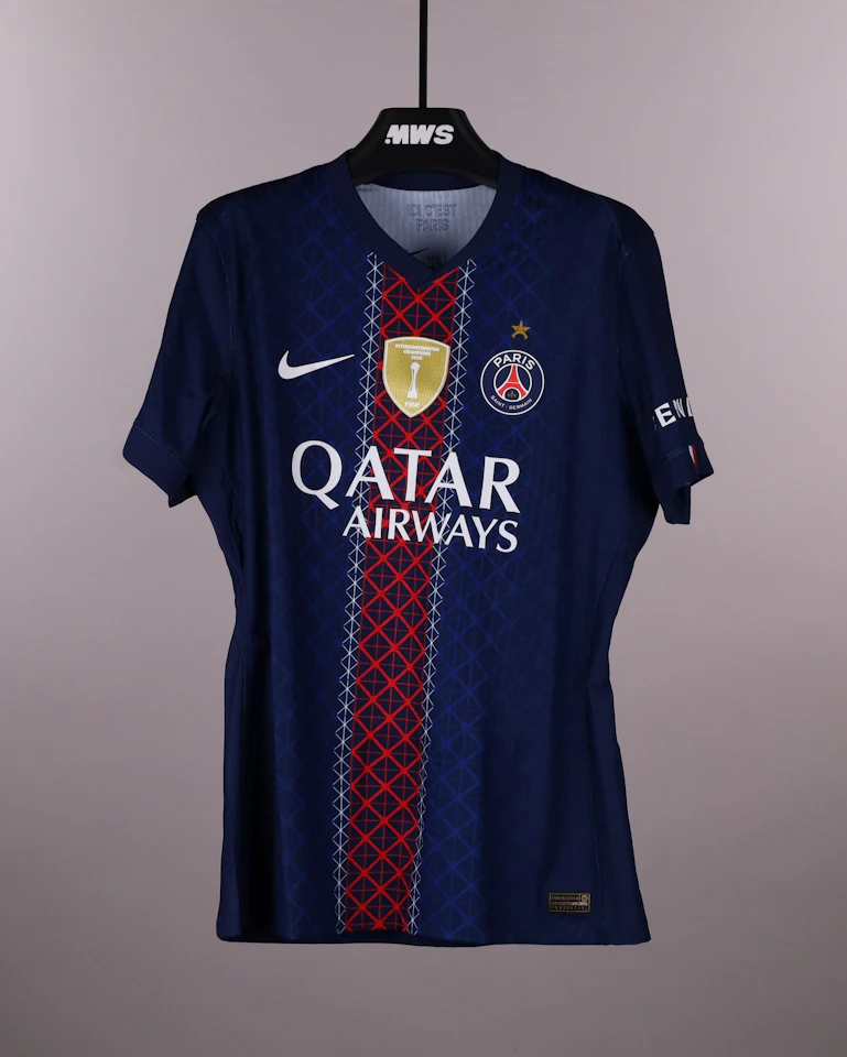 Camisola de Khvicha Kvaratskhelia, Paris Saint-Germain