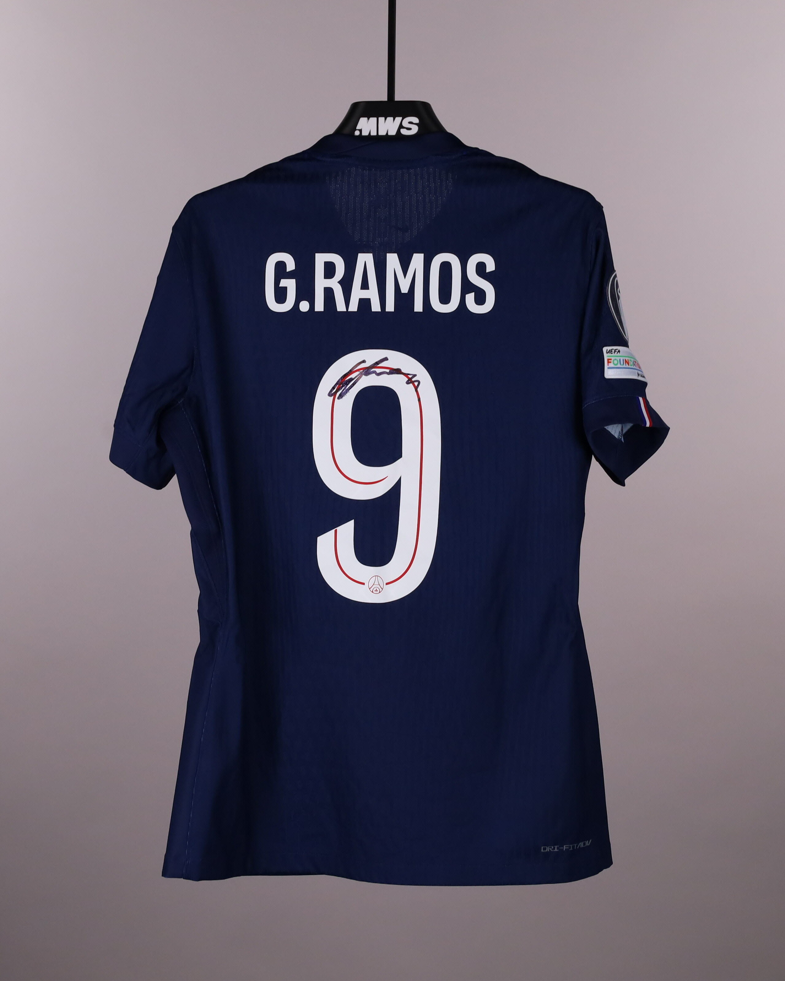 Gonçalo Ramos Paris Saint-Germain shirt