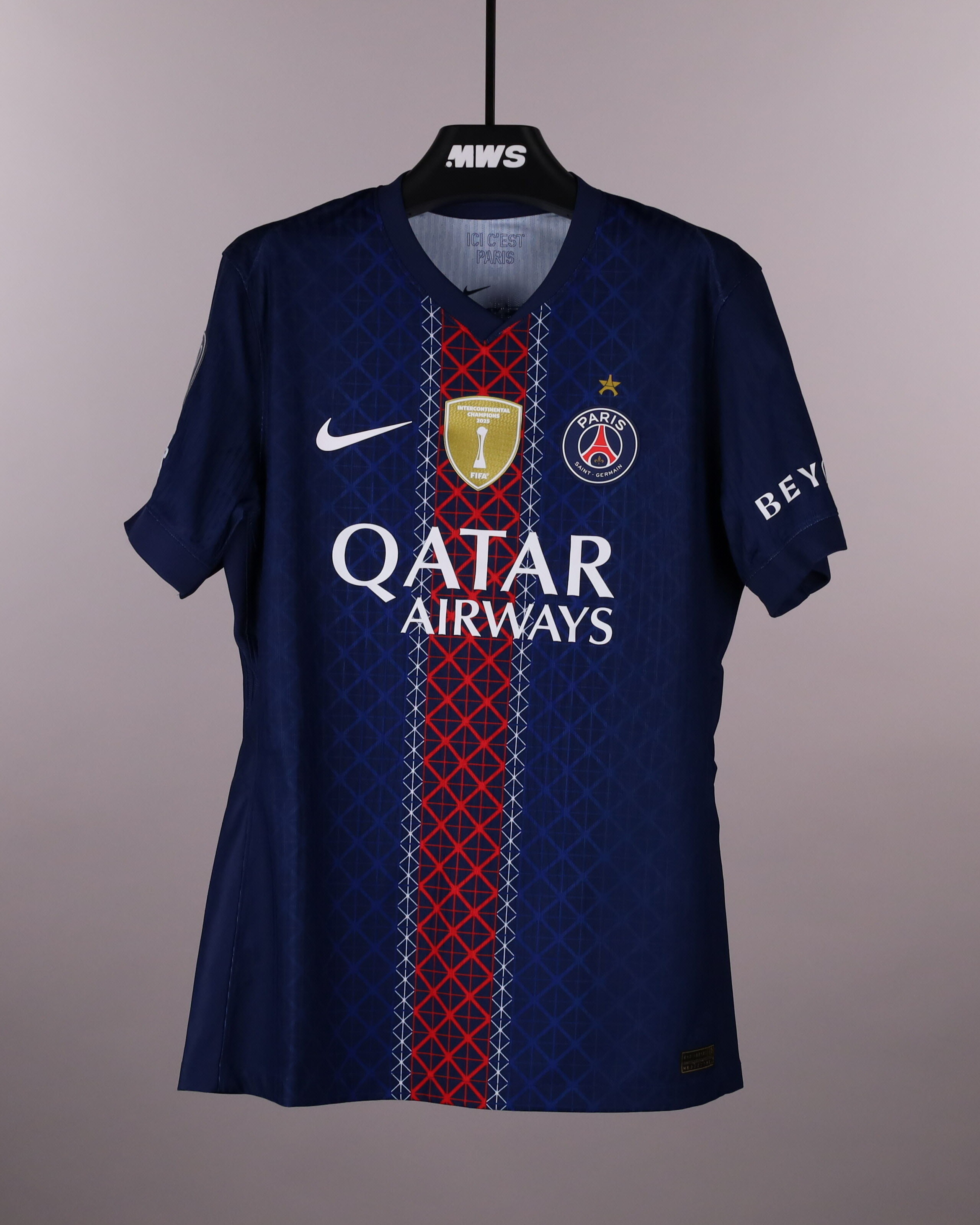 Gonçalo Ramos Paris Saint-Germain shirt