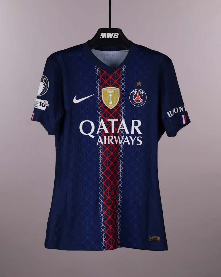 来自Paris Saint-Germain的Ibrahim Mbaye球衣