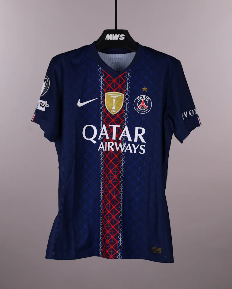 来自Paris Saint-Germain的Dro Fernández球衣