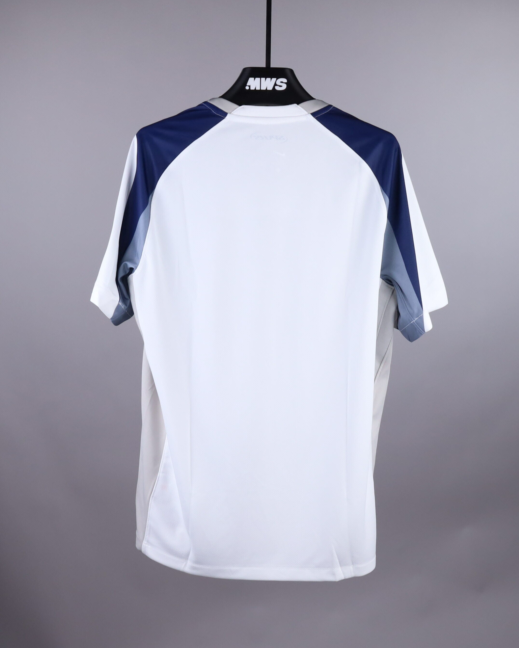 トッテナム実使用ユニフォーム　レジェンドマッチ　証明書 Squad Signed Shirt - 7 | MatchWornShirt