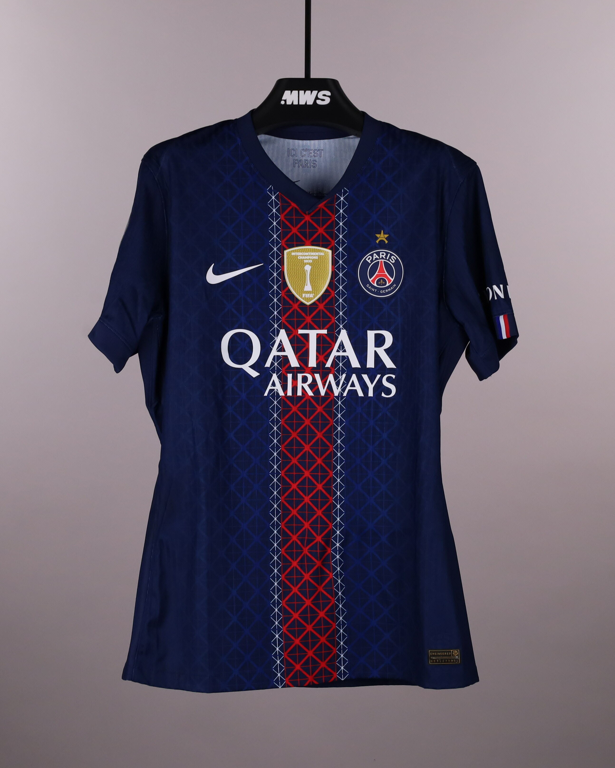 Bradley Barcola Paris Saint-Germain shirt