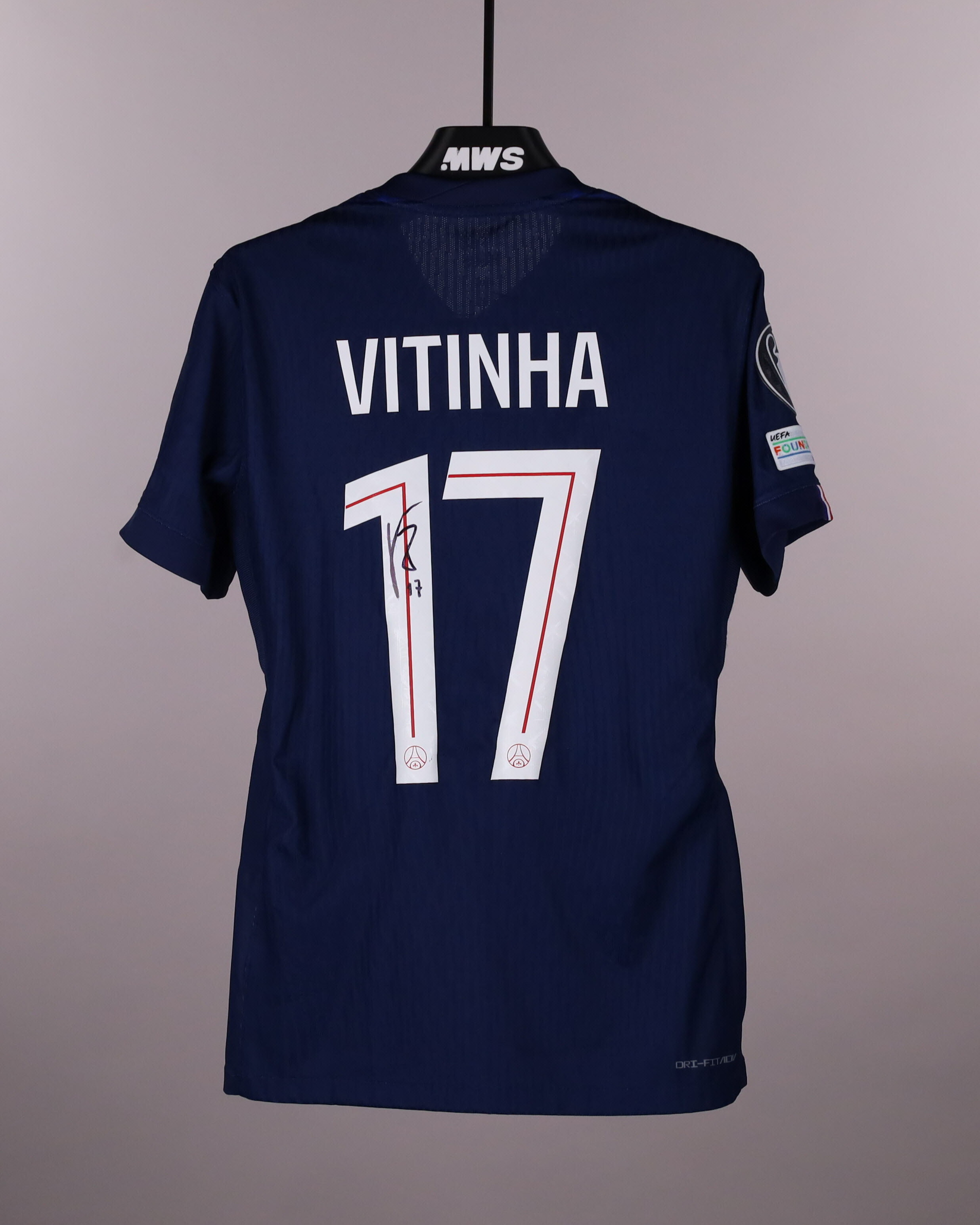 MVPs社 サイン入りサッカーユニフォーム　Vitinha ヴィティーニャ Vitinha | Paris Saint Germain - FC Bayern München | MatchWornShirt