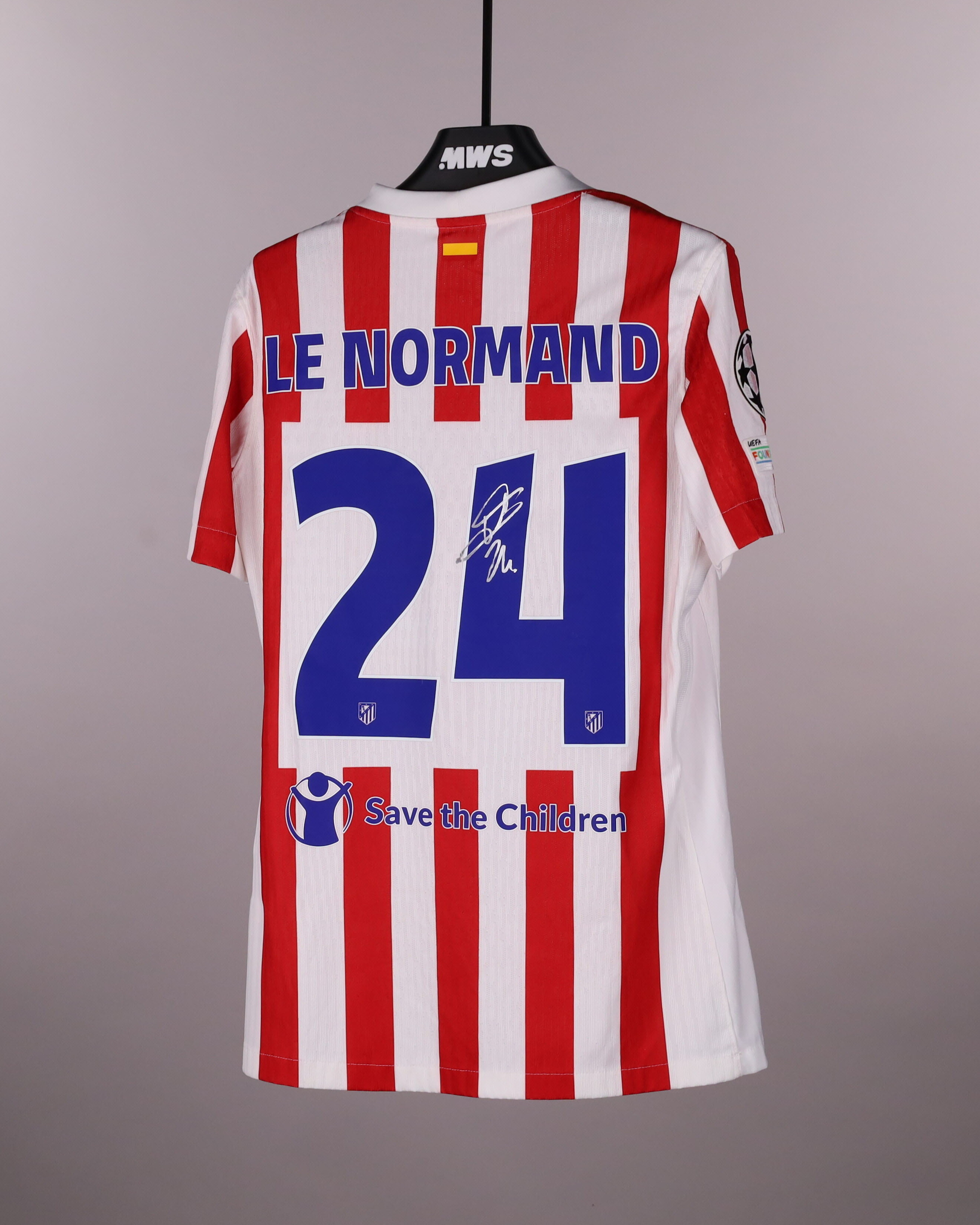 Robin Le Normand Atlético de Madrid shirt