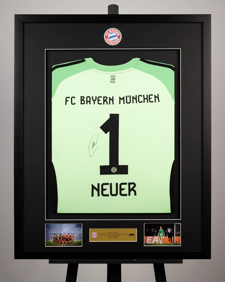 Manuel Neuer | Framed Signed 25/26 Shirt