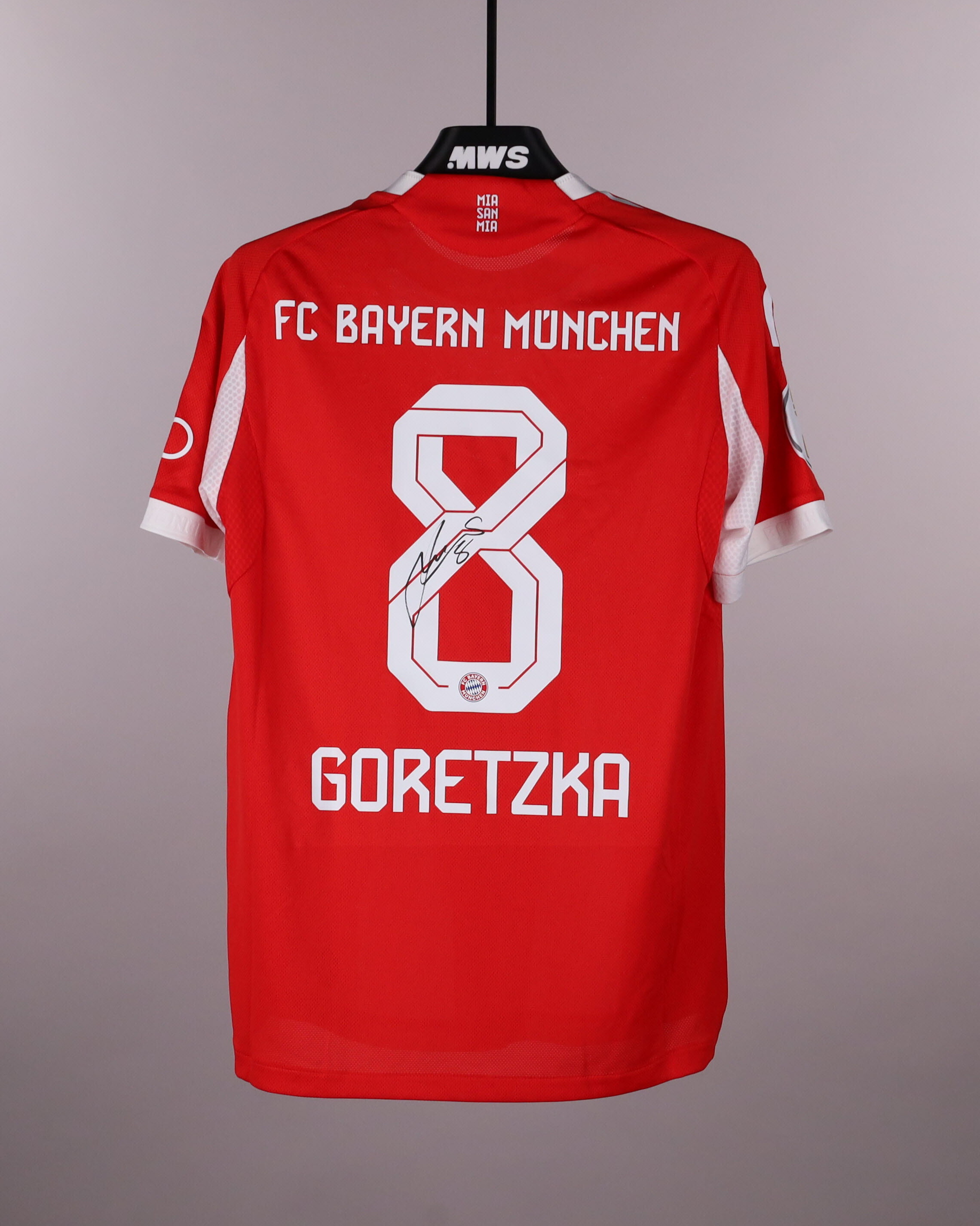 Leon Goretzka | Bayer Leverkusen - FC Bayern München | MatchWornShirt