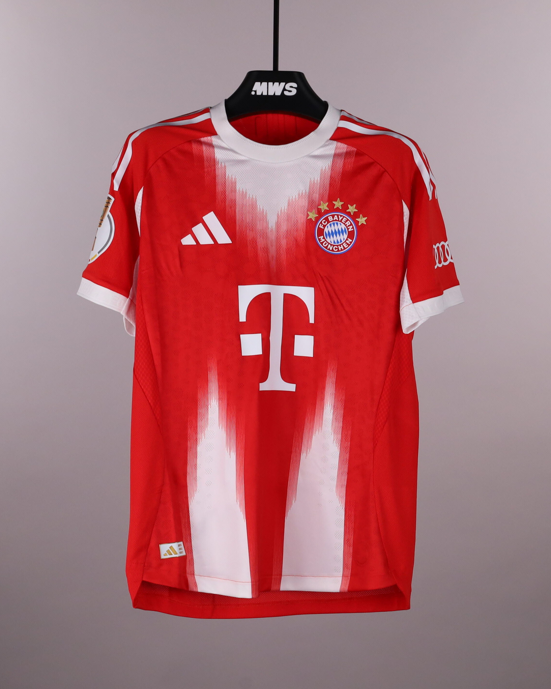 Leon Goretzka | Bayer Leverkusen - FC Bayern München | MatchWornShirt