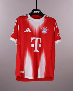 Konrad Laimer FC Bayern München shirt
