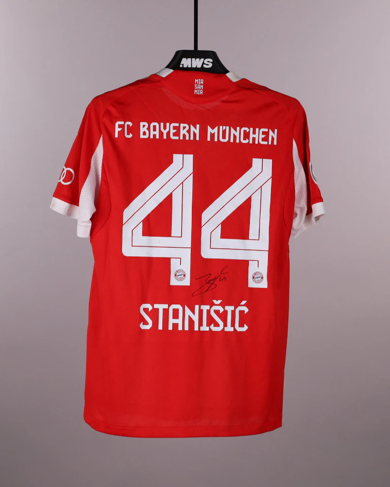 Josip Stanišić FC Bayern München shirt