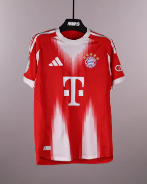 Josip Stanišić FC Bayern München shirt