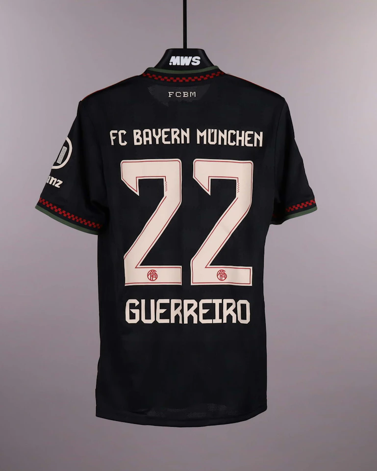 Raphaël Guerreiro FC Bayern München shirt