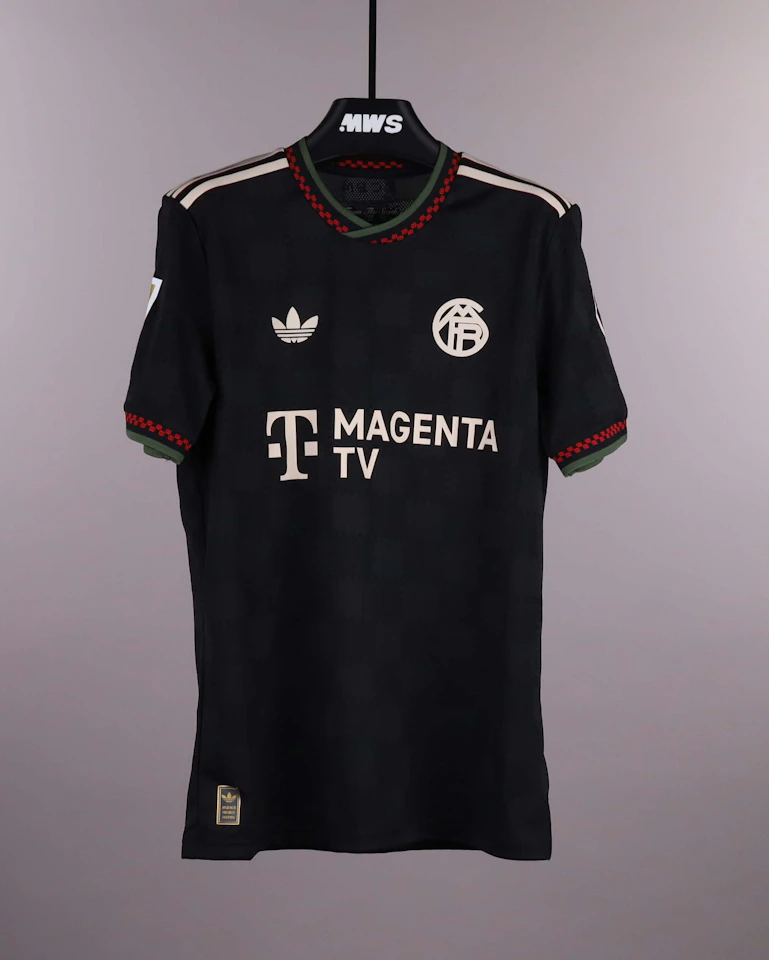 Leon Goretzka FC Bayern München shirt
