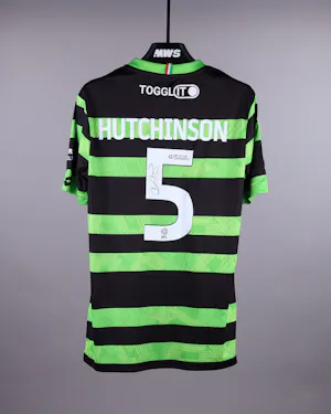 AFC Wimbledon 팀의 Sam Hutchinson 셔츠