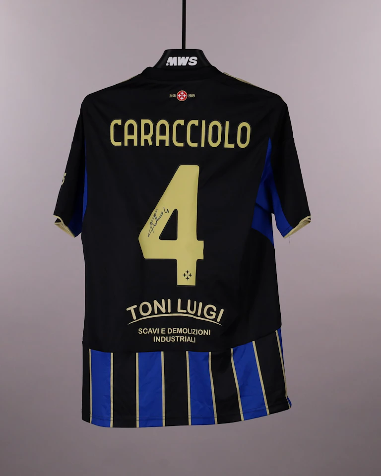 Antonio Caracciolo Pisa SC camisa.