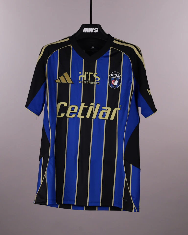 Antonio Caracciolo Pisa SC camisa.