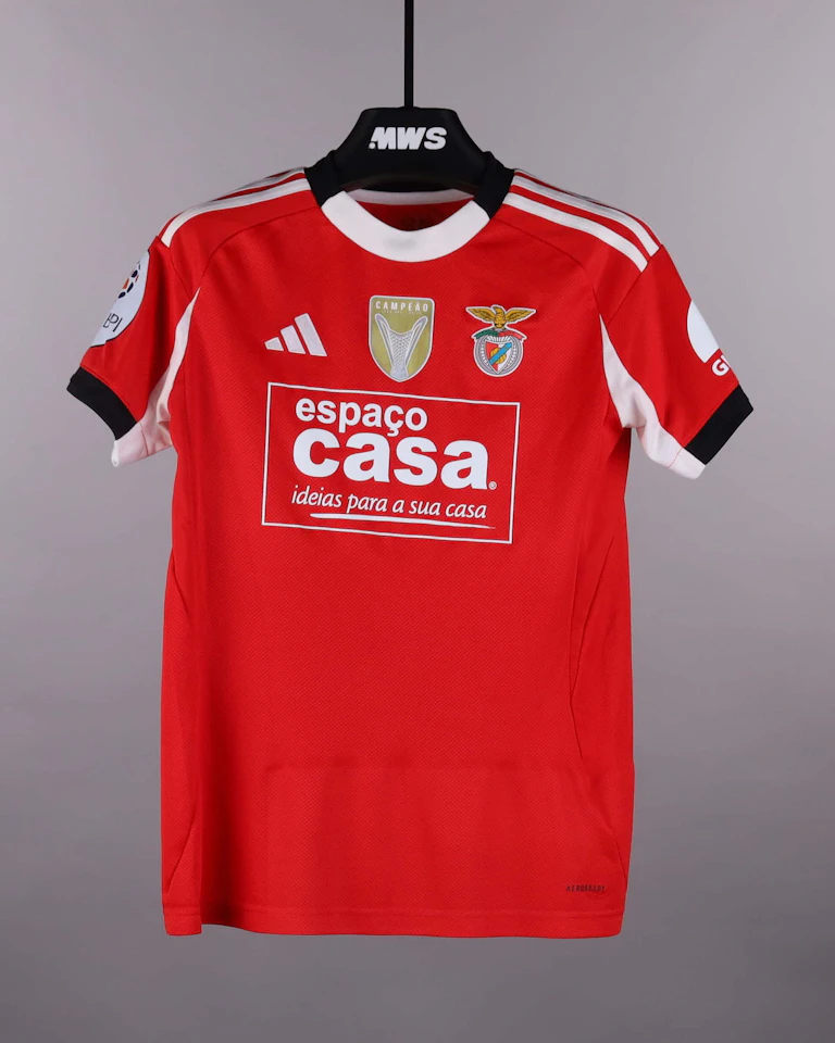 SL Benfica W 팀의 Marit Bratberg Lund 셔츠